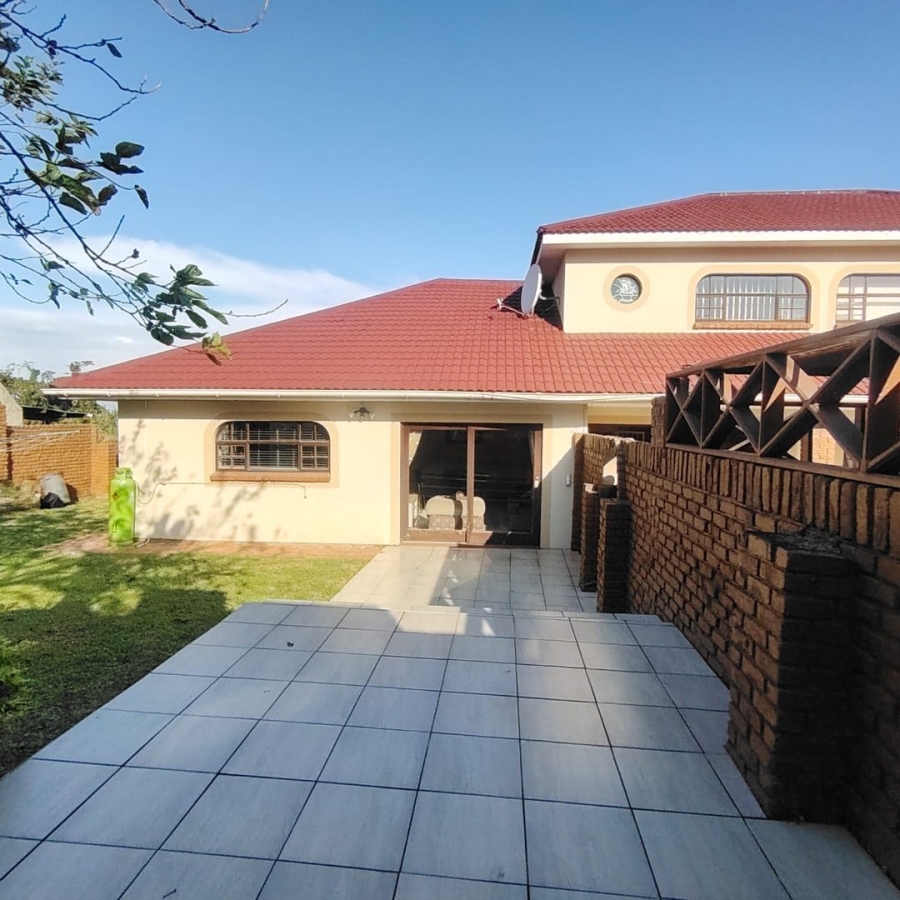 6 Bedroom Property for Sale in Baysville Eastern Cape